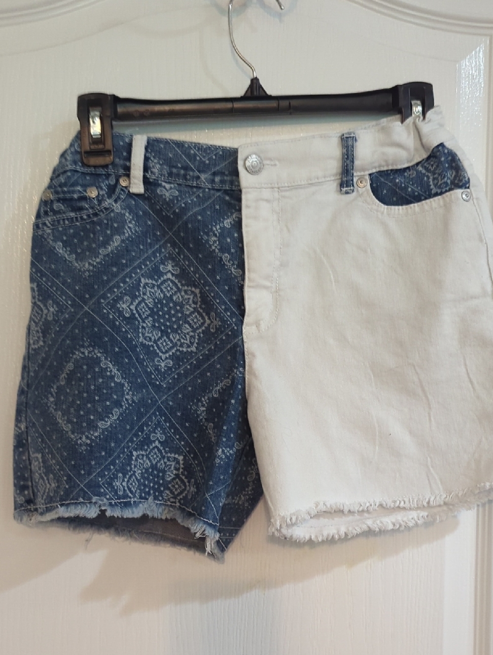 Jordache Two-Tone Blue Bandana and White Denim Shorts Girls Sz 18